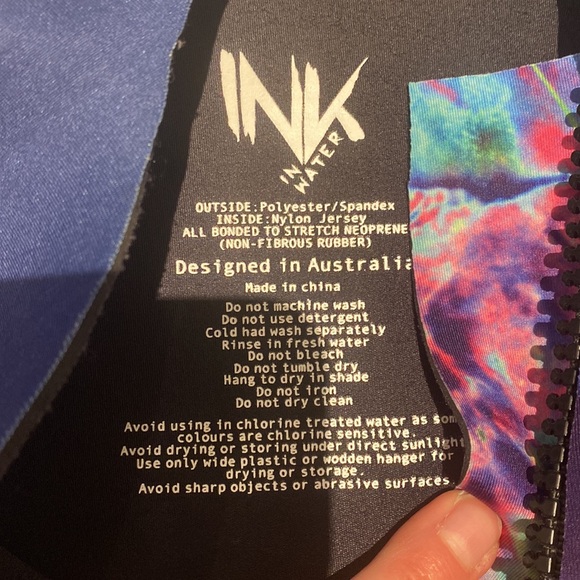 Ink in Water Wetsuit AUS - Picture 2 of 3